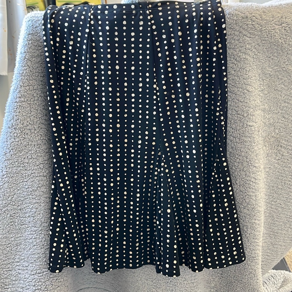 White House Black Market skirt. Small.